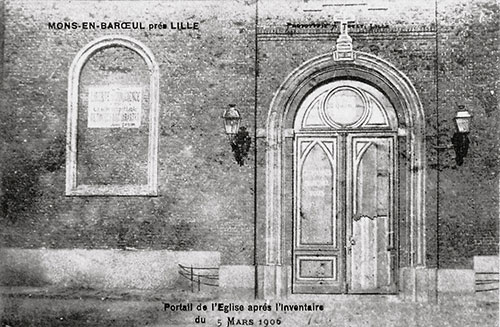 Le portail de l’église Saint-Pierre en 1906